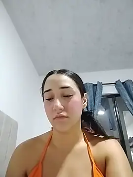 isabellaHill2 online show from April 22, 5:43 am