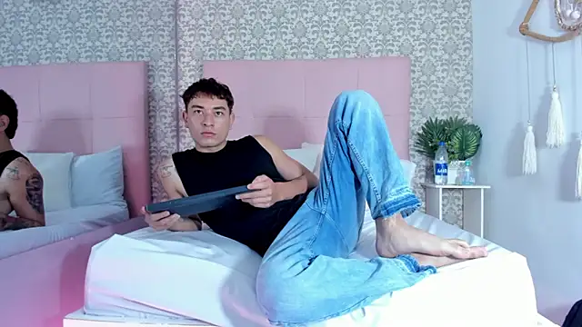 Thiago 2003  online show from March 21, 7:17 pm