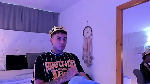 Thiago 2003  online show from March 31, 12:27 pm