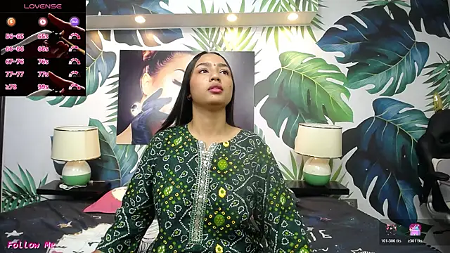Snapshot of shakti_moumita chatting on May 2, 7:08 pm shakti moumita online show from May 2, 7:08 pm