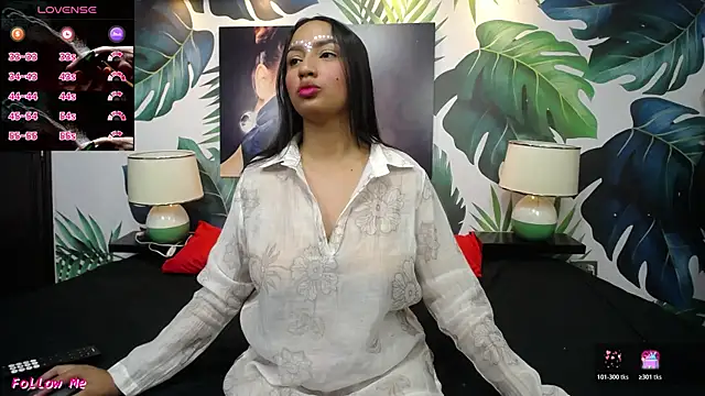 Snapshot of shakti_moumita chatting on May 19, 7:09 pm shakti moumita online show from May 19, 7:09 pm