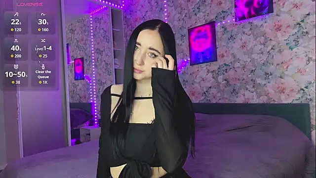 LizzyMooore online show from April 4, 2:14 pm