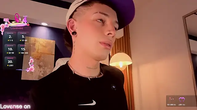 Luca Prince  online show from March 28, 3:39 am