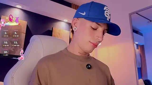 Luca Prince  online show from April 7, 3:29 am