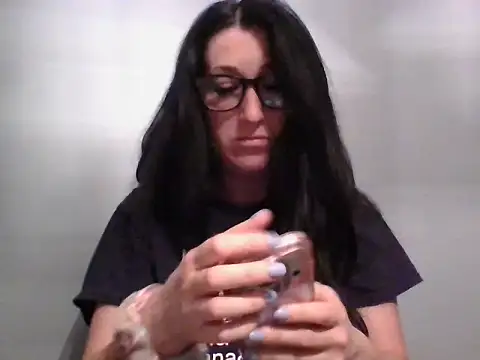 TheVictoriaWolf online show from April 2, 7:39 am