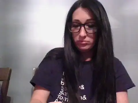 TheVictoriaWolf online show from April 9, 6:13 am