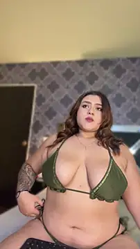 AdelleCruzze online show from April 17, 10:46 pm