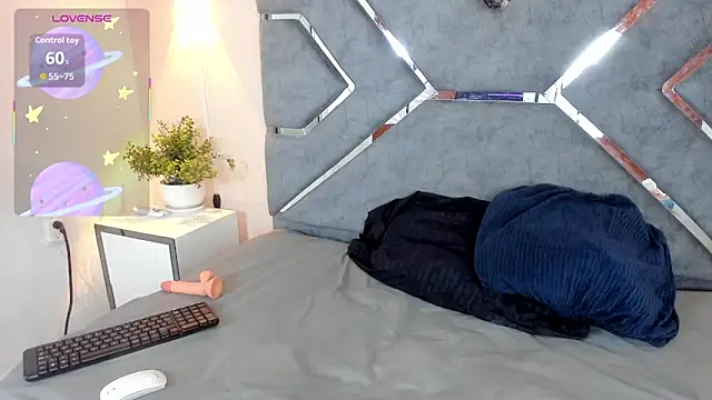 DanielaCruz-1 online show from April 9, 5:29 am