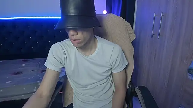 Josy 11 online show from April 12, 2:49 am