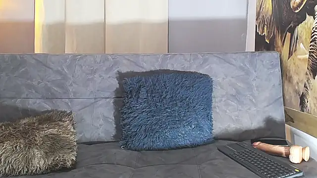 issi belle   online show from April 9, 4:01 am