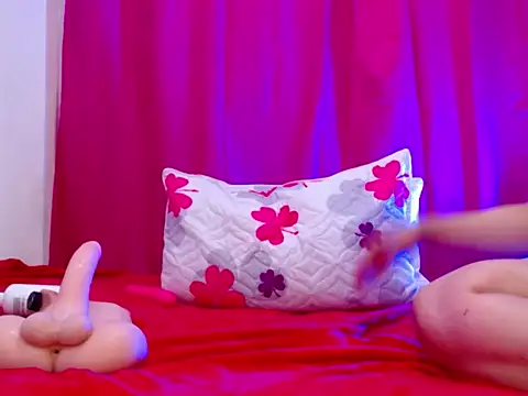 danielajall online show from March 27, 8:26 am