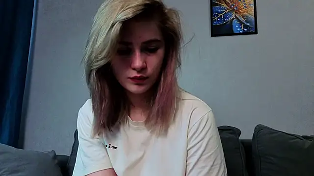 Snapshot of ivygenesis chatting on June 25, 4:45 am ivygenesis online show from June 25, 4:45 am