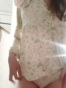 Ninyao  online show from April 15, 4:25 pm