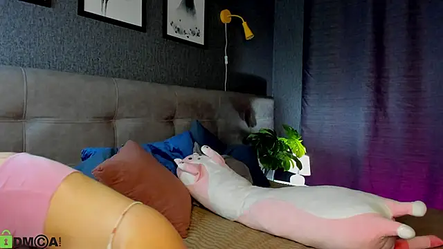 Alice Pleasance online show from April 10, 1:55 am