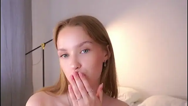 HellenSlavis online show from April 15, 7:58 pm