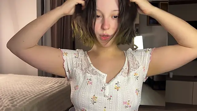 emilyy xoxo online show from April 15, 11:50 am