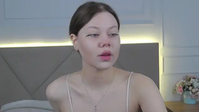 Sophie Rays online show from April 16, 3:51 am