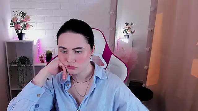 NoraLumi online show from April 21, 6:41 am