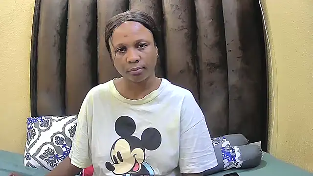 queensBetty online show from April 14, 12:38 am