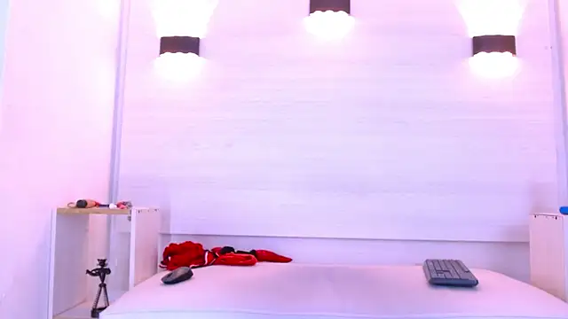 Brianna Roux online show from March 27, 7:02 pm