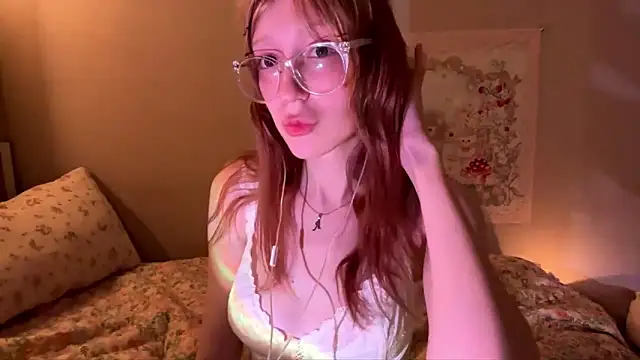 holly sinner  online show from March 28, 12:10 am