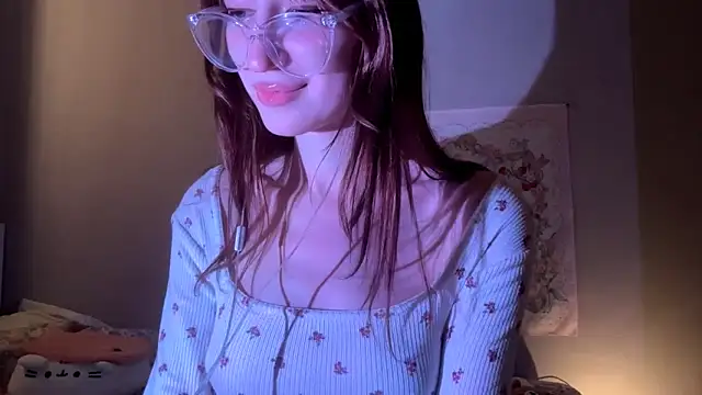 holly sinner  online show from April 10, 10:14 pm