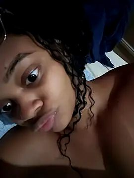 Snapshot of marialuiza2027 chatting on April 30, 3:13 am marialuiza2027 online show from April 30, 3:13 am