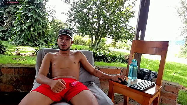 DilanAndres online show from April 15, 3:19 pm