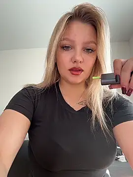 bettyloveu online show from June 2, 4:03 am