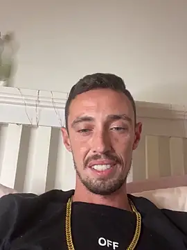 MeJross online show from April 2, 9:45 pm