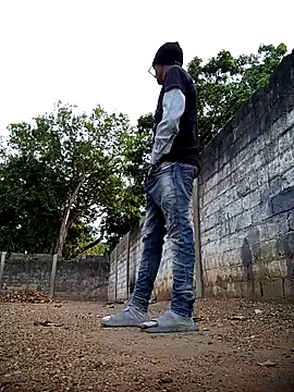 spittingpig1 online show from March 19, 11:36 am