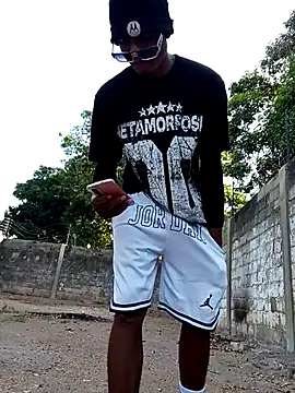 spittingpig1 online show from March 27, 11:54 am