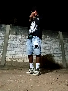 spittingpig1 online show from March 29, 2:33 am