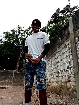 spittingpig1 online show from March 31, 11:21 am