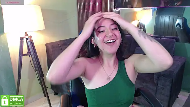 justkarlitaa online show from March 27, 1:33 am