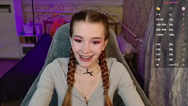 Lunavira online show from March 27, 7:02 pm