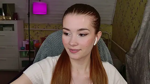 Lunavira online show from May 16, 8:29 pm