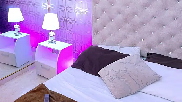 Zoey Fire online show from April 13, 7:30 pm