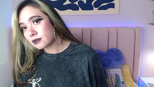 Liliith Zeniith online show from March 20, 12:15 am