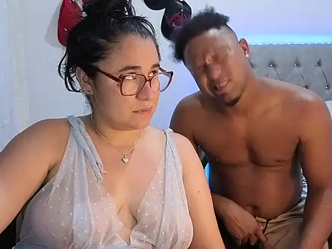 estrellajunior online show from April 13, 12:05 am