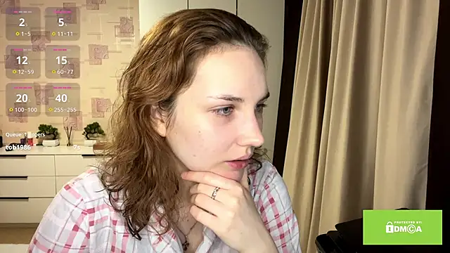 SamellaFlugum online show from March 30, 6:09 pm