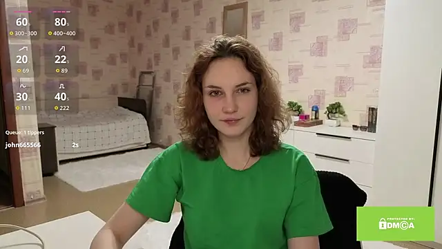 SamellaFlugum online show from April 5, 6:16 pm