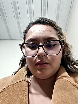 annie 27 online show from March 18, 4:10 pm