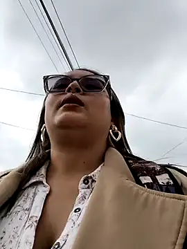 annie 27 online show from March 24, 3:28 pm