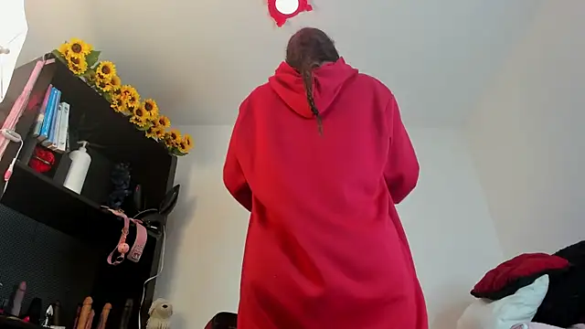 ItsAmara online show from March 24, 1:27 pm