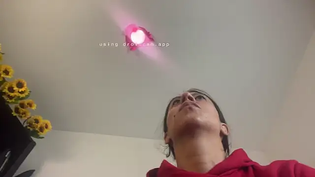 ItsAmara online show from April 9, 1:05 pm