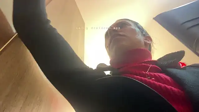 ItsAmara online show from April 12, 4:45 pm