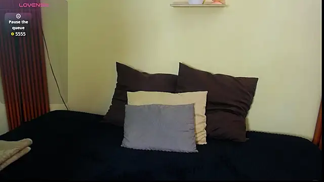 JuneBlake  online show from March 14, 7:41 pm