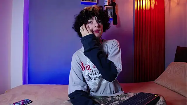 JuneBlake  online show from March 19, 1:48 pm