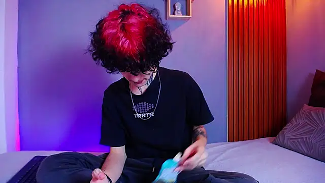 JuneBlake  online show from April 17, 2:53 pm